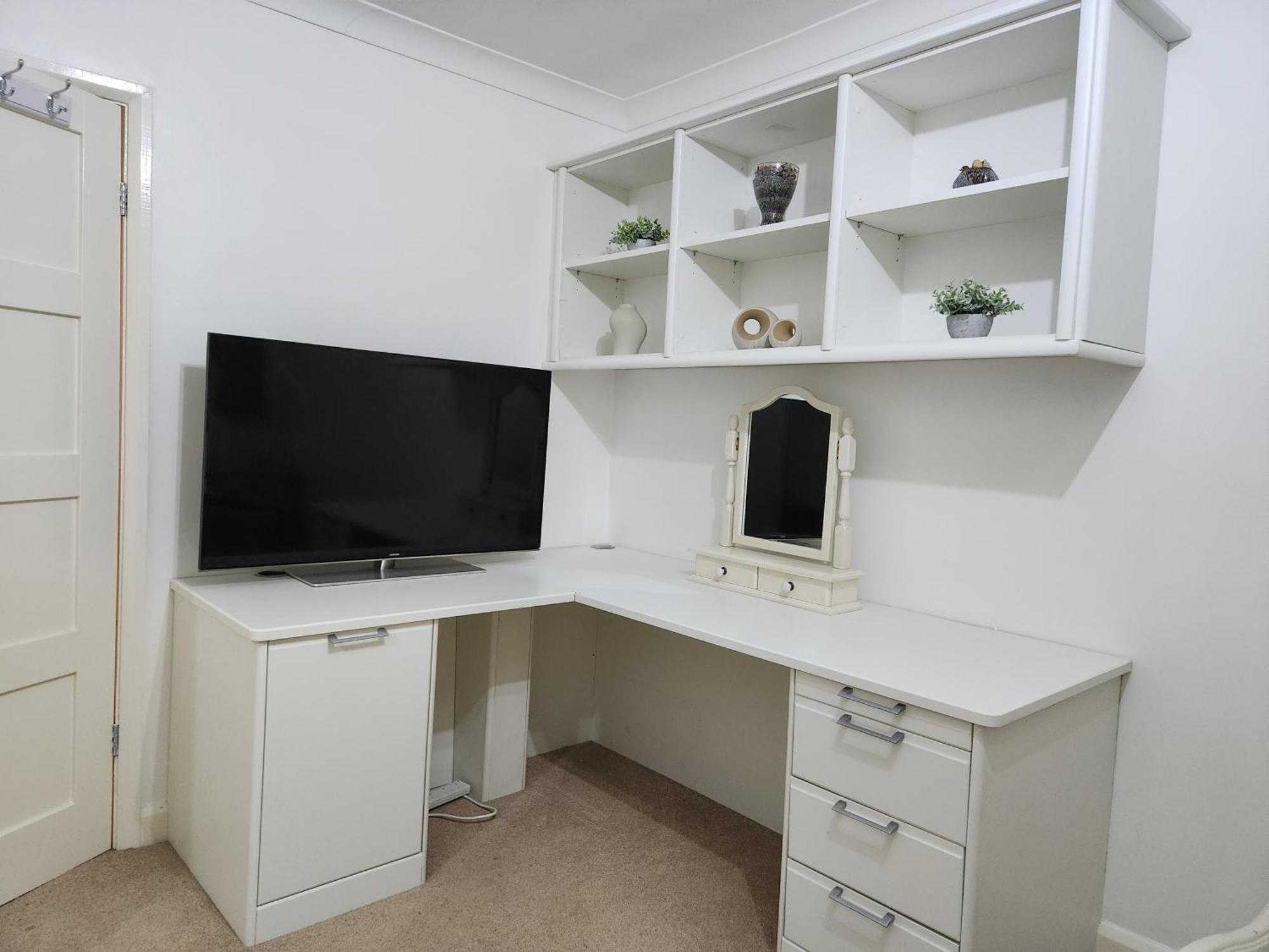 Elmdon House With 4 Spacious Bedrooms To Choose Birmingham Bagian luar foto