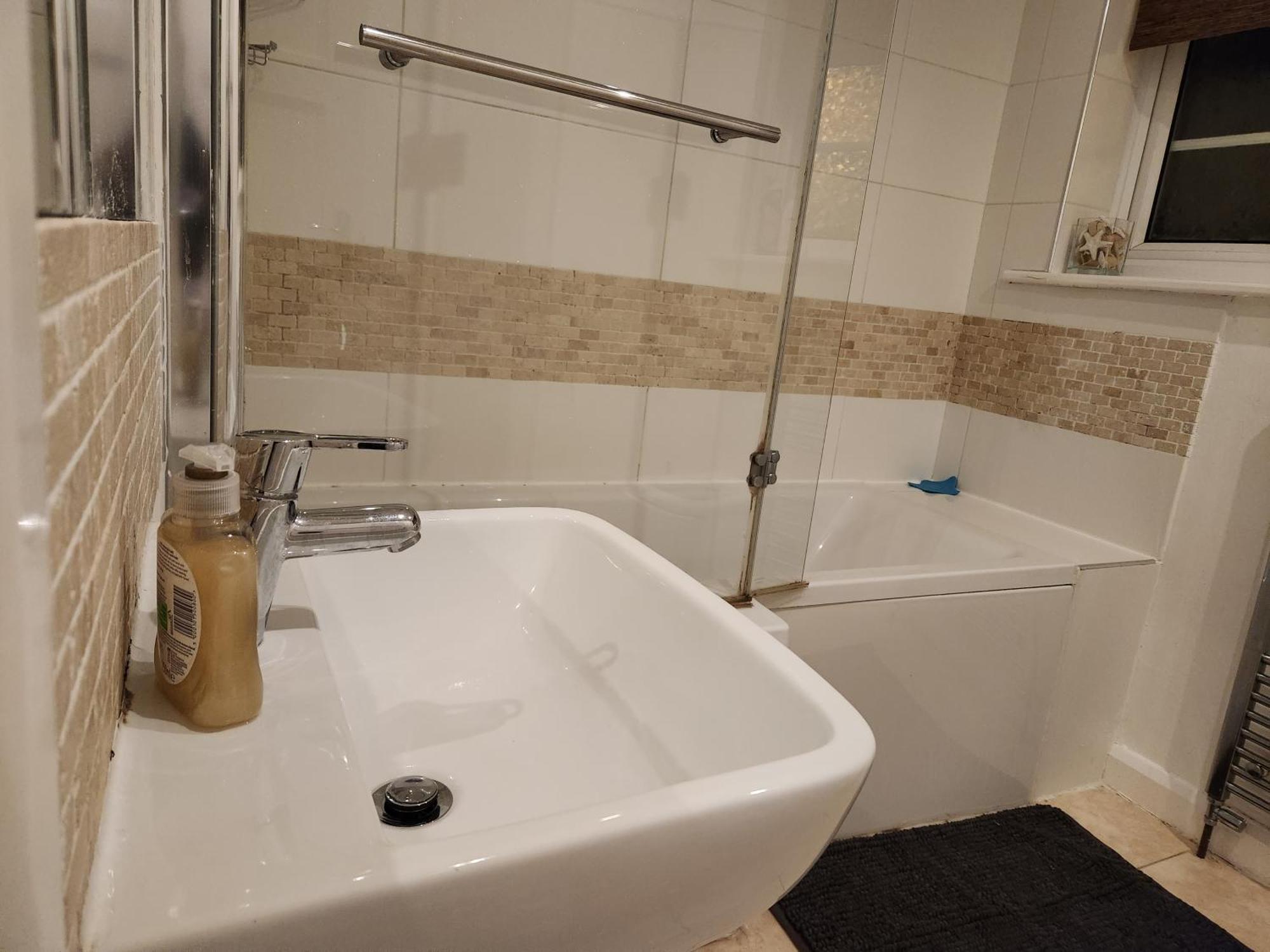 Elmdon House With 4 Spacious Bedrooms To Choose Birmingham Bagian luar foto